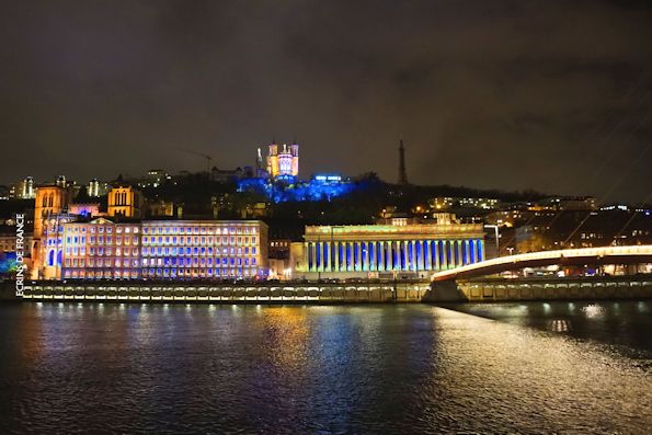 2020年12月8日、リヨンの伝統行事『光の祭典』