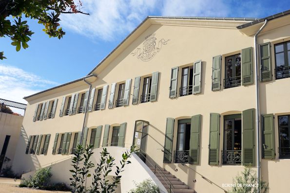 老舗DELASの直営ショップ（タン・レルミタージュ）