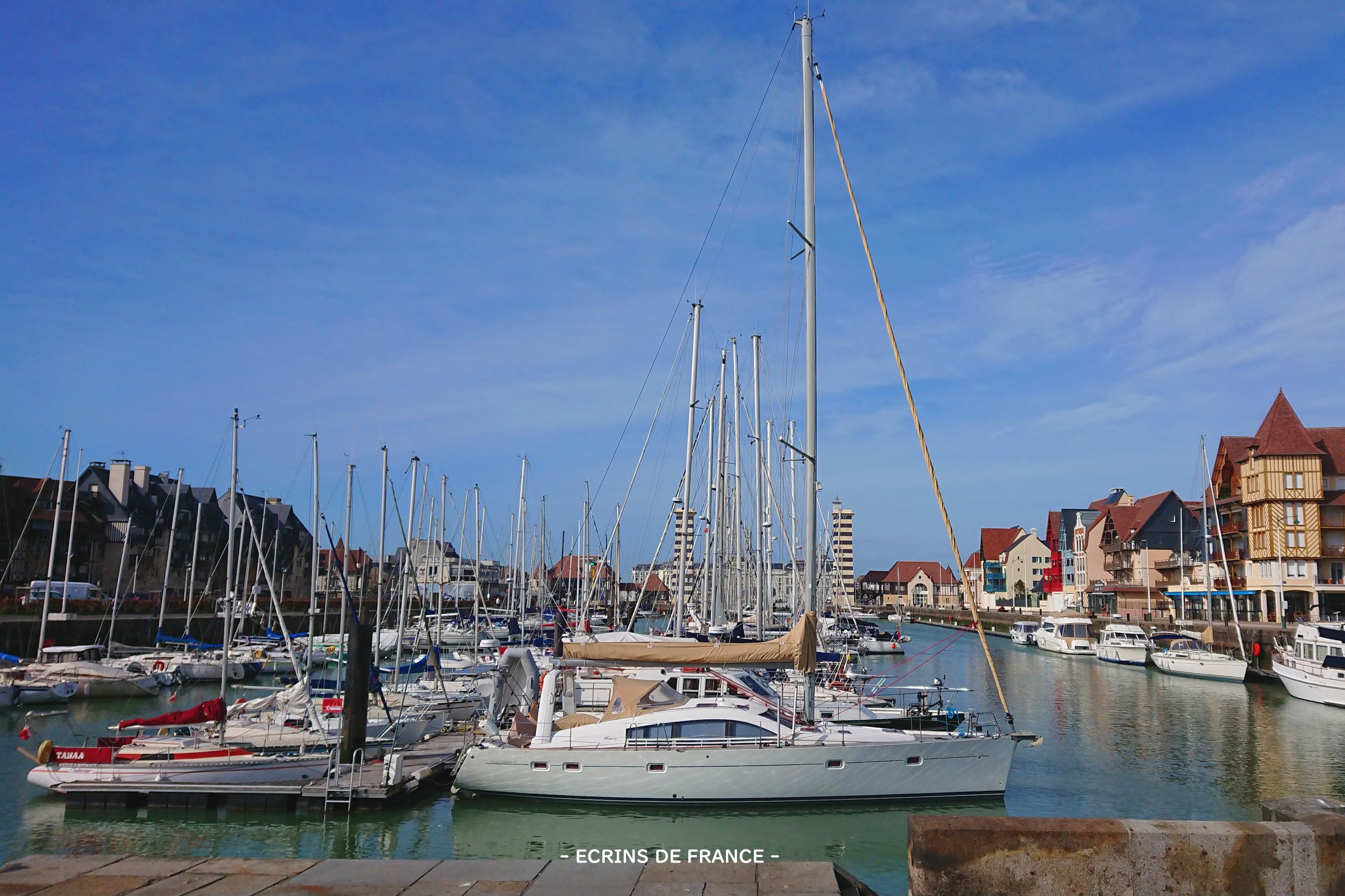 シャネルが愛した海辺の高級リゾート地ドーヴィル
