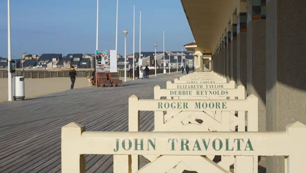 やっと海岸に到着！ドーヴィルからイギリス海峡を臨む