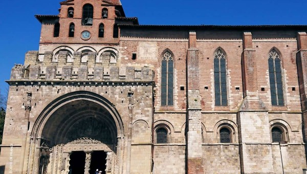 フランス最古のロマネスク回廊を訪ねてモワサックへ