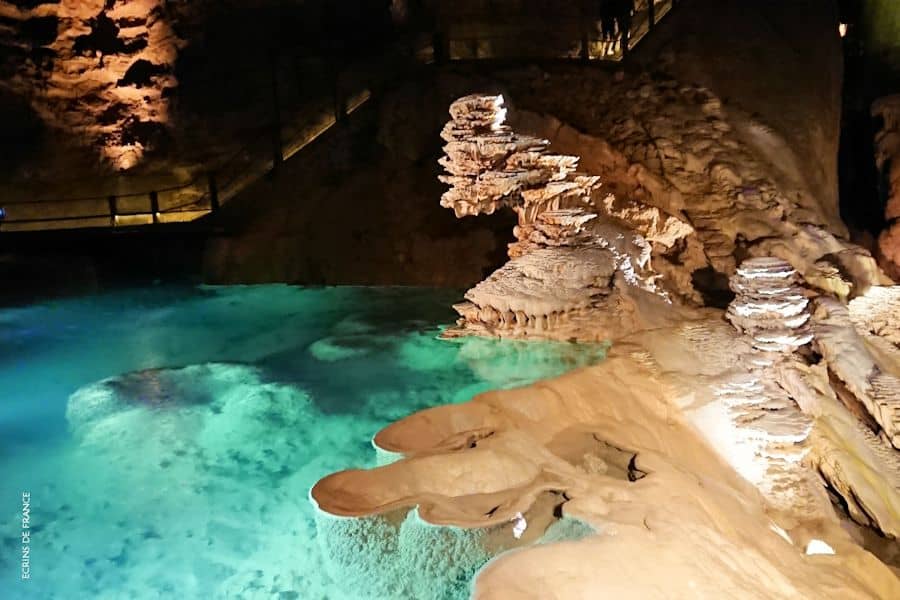 パディラック洞窟の地底探検で千古の神秘を体験しよう