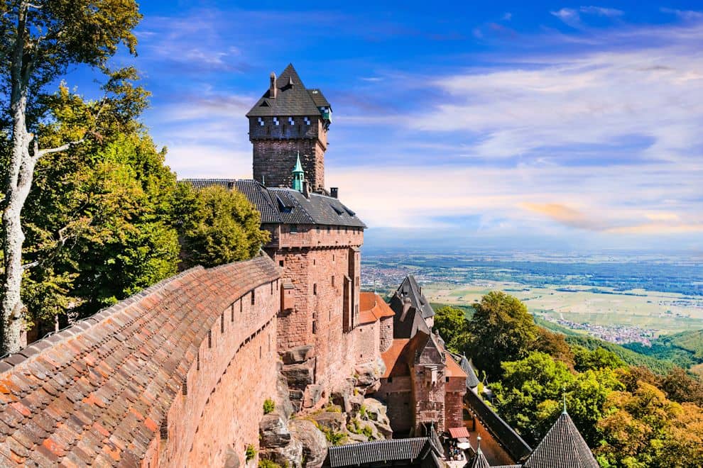 中世の村と古城<1日>